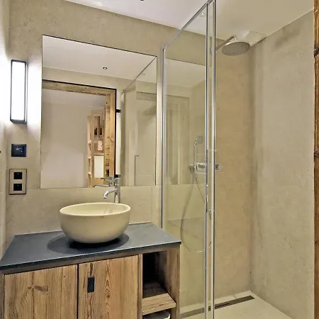Skis Aux Pieds Avec Acces Spa, Conciergerie 5*, Balcon Oriente Ouest - Fr-1-613-54 Apartment