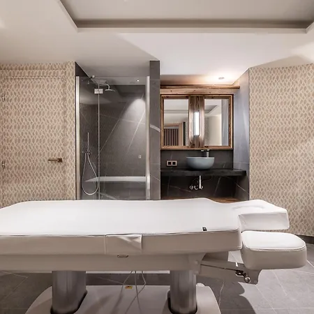 Apartment Skis Aux Pieds Avec Acces Spa, Conciergerie 5*, Balcon Oriente Ouest - Fr-1-613-54 *